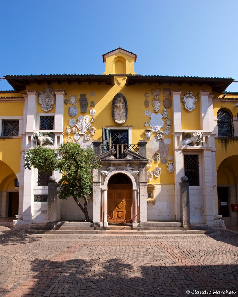 33647312661_d90756c3eb_b-1212534898